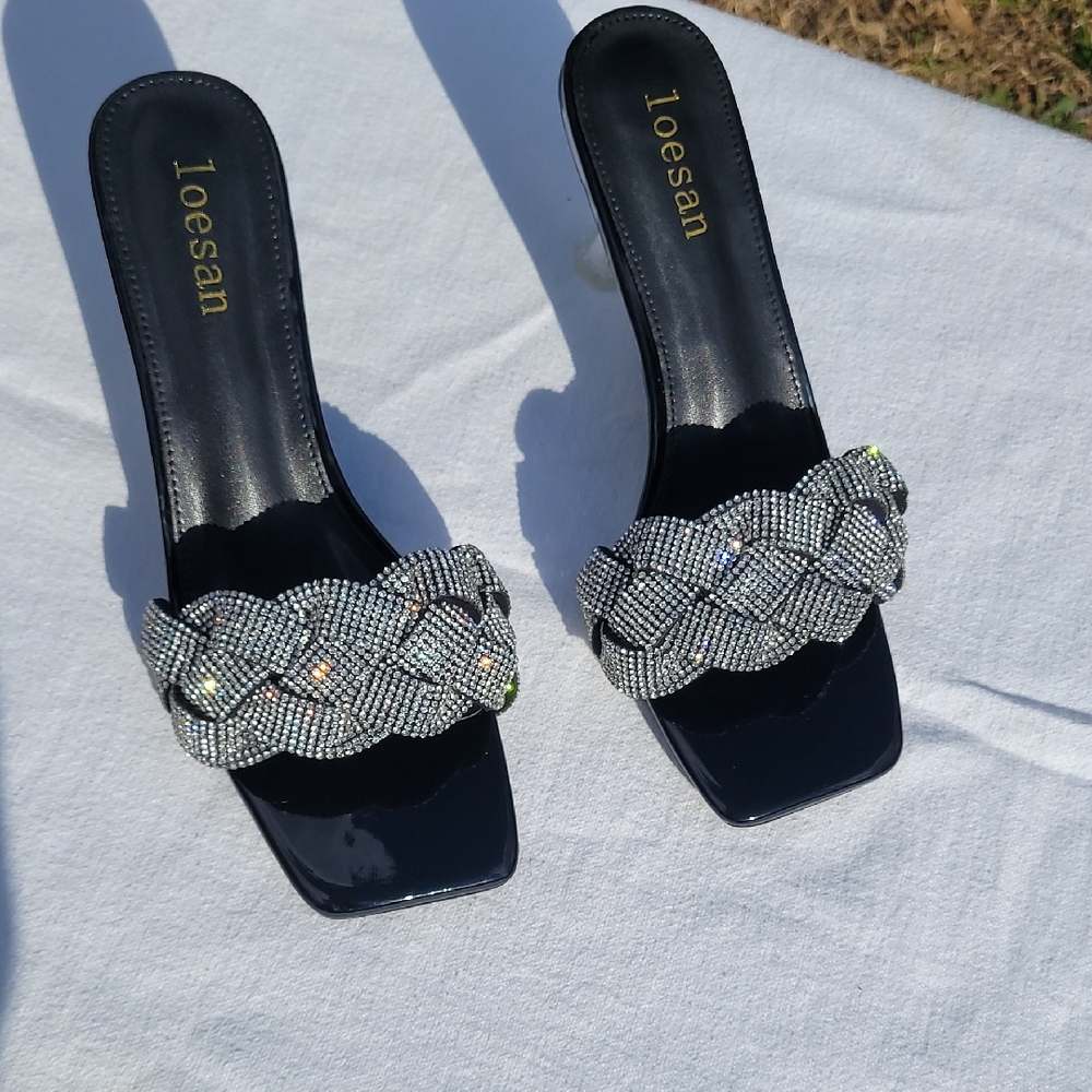 Elegant Open-toe Sandals with a twist (NWOT size 8.5)